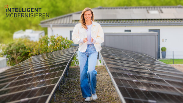 Laura Wontorra, TV-Moderatorin und Unternehmerin ist die neue Markenbotschafterin von INTELLIGENT MODERNISIEREN.